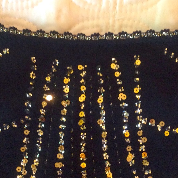 - Fancy sequined tank top - Picture 3 of 3